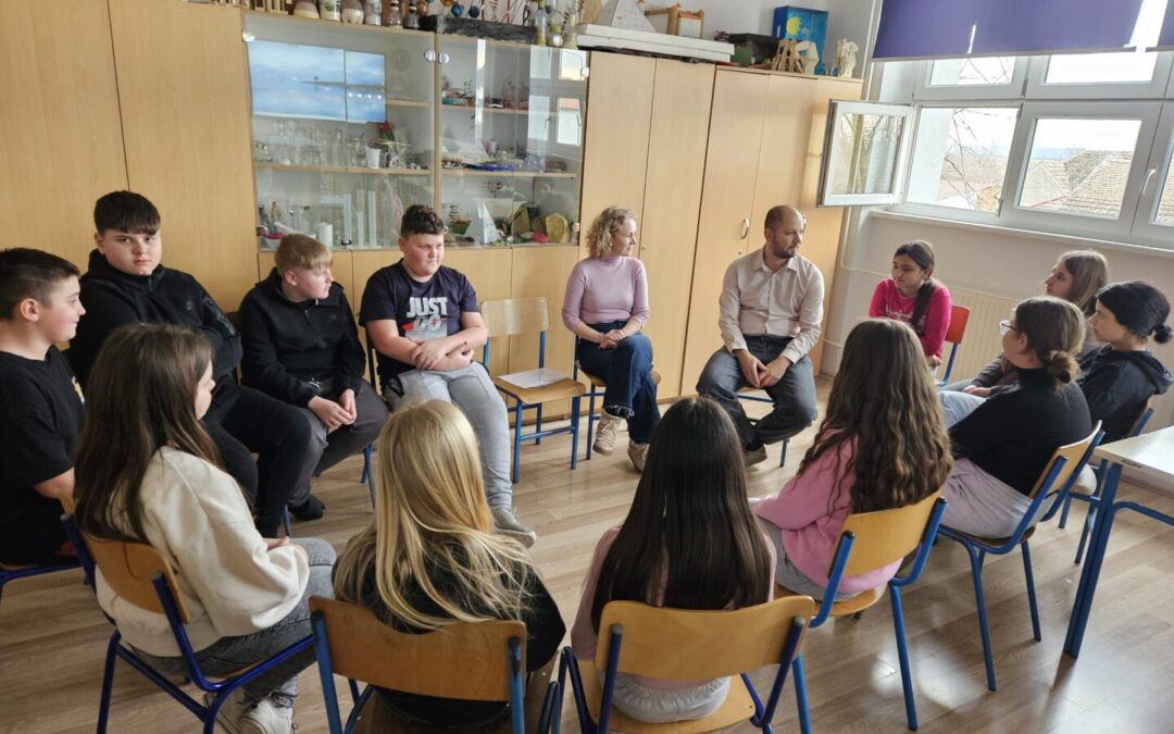 NOŠENJE SA ZADIRKIVANJEM